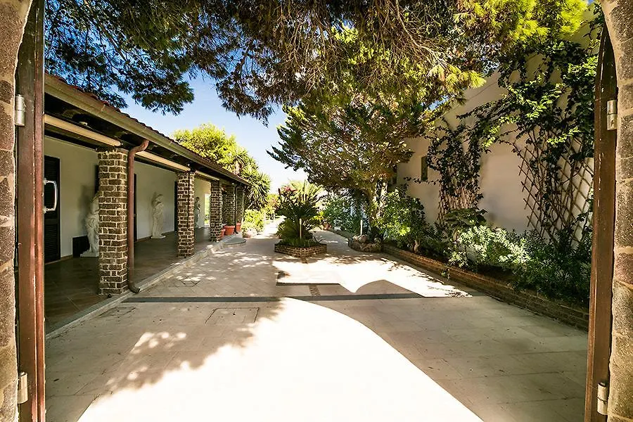 Bed & Breakfast Calasetta Four Seasons Bed and Breakfast Italia
